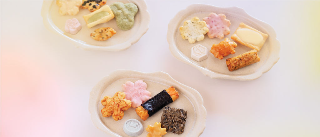 「それぞれ」は幸せへの願いを込めたおかき「富士」「松竹梅」「鶴」へリニューアルしました。素材と味わいだけでなくおかきの形 彩りにもこだわりました。